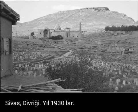 Üzerinde 1930’lar yazan Divriği görüntüsü