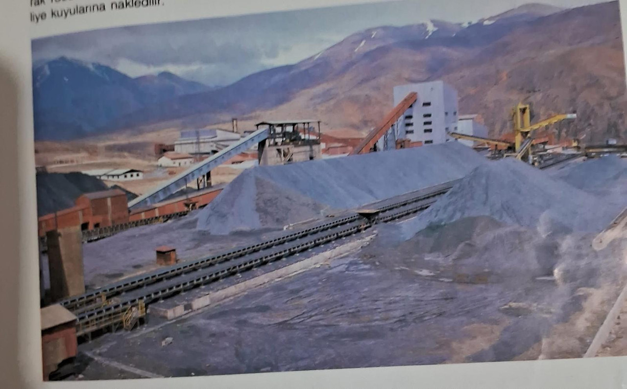 Yapıların arasındaki taşıma bantları