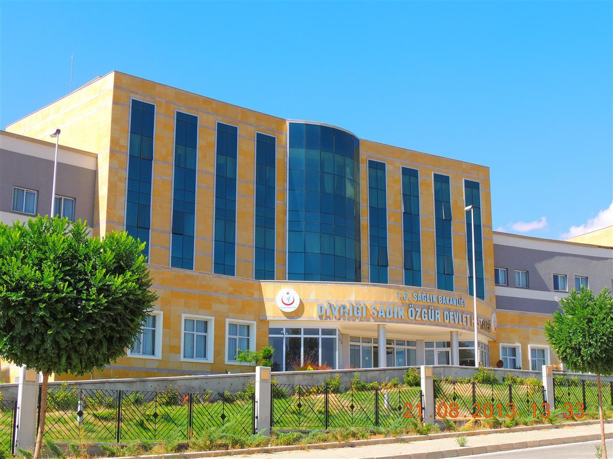 Divriği Sadık Özgür Devlet Hastanesinin güncel dış cephesi