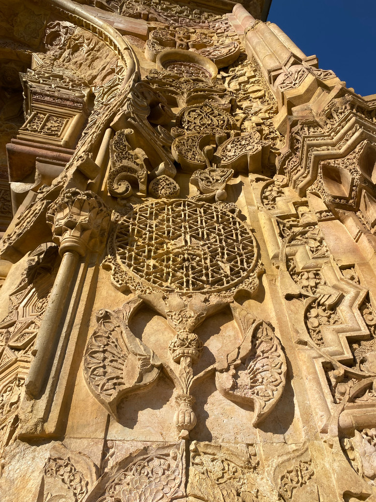Divriği Ulu Camii ve Darüşşifası dış cephesinde taş bezeme ayrıntısı